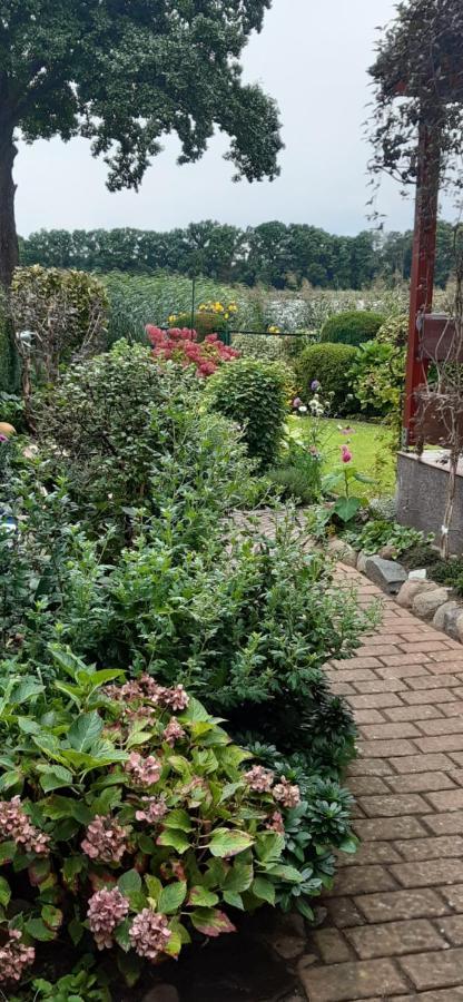 Bungalow Idylle Am See Neuruppin Ngoại thất bức ảnh