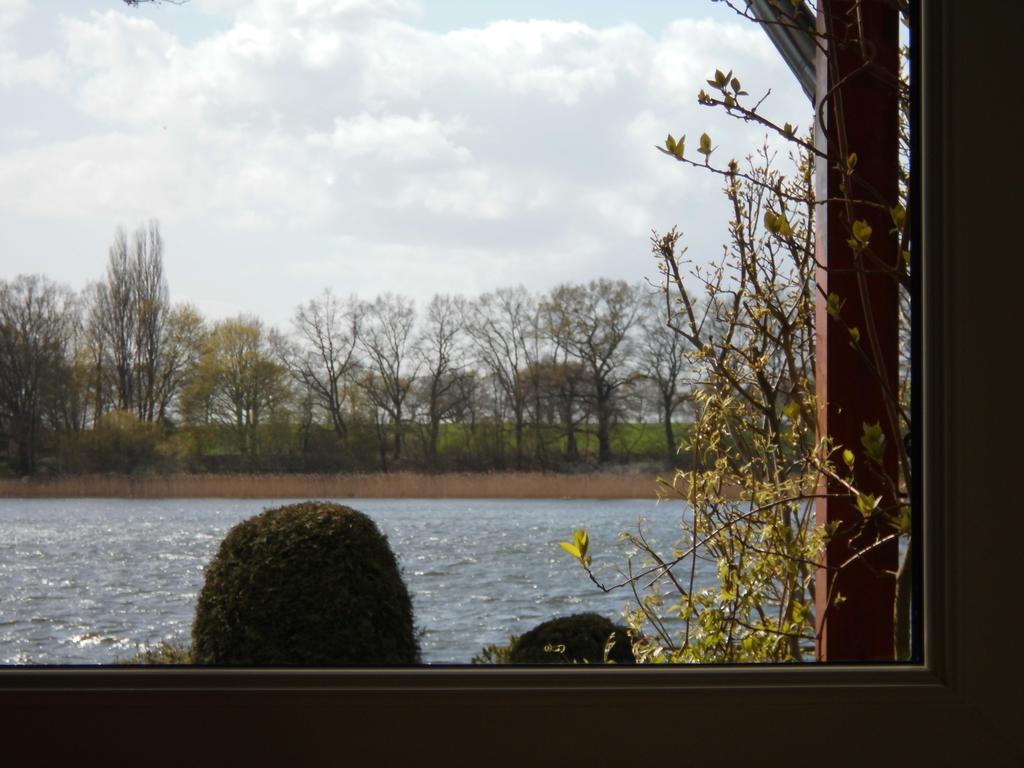 Bungalow Idylle Am See Neuruppin Ngoại thất bức ảnh