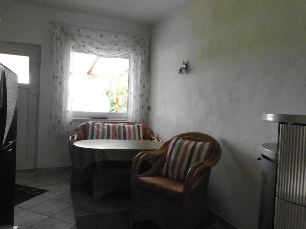 Bungalow Idylle Am See Neuruppin Ngoại thất bức ảnh